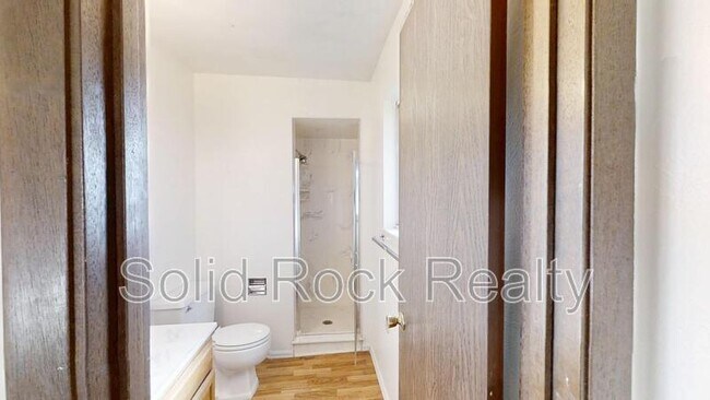 Building Photo - 2265 Montebello Dr W