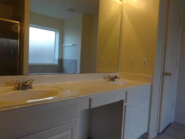 Building Photo - 14750 Autumn Glen Ct