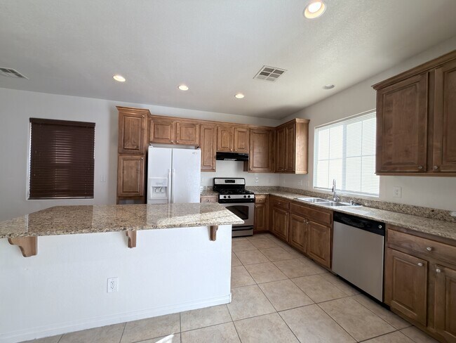 Building Photo - 4742 Cortina Rancho St