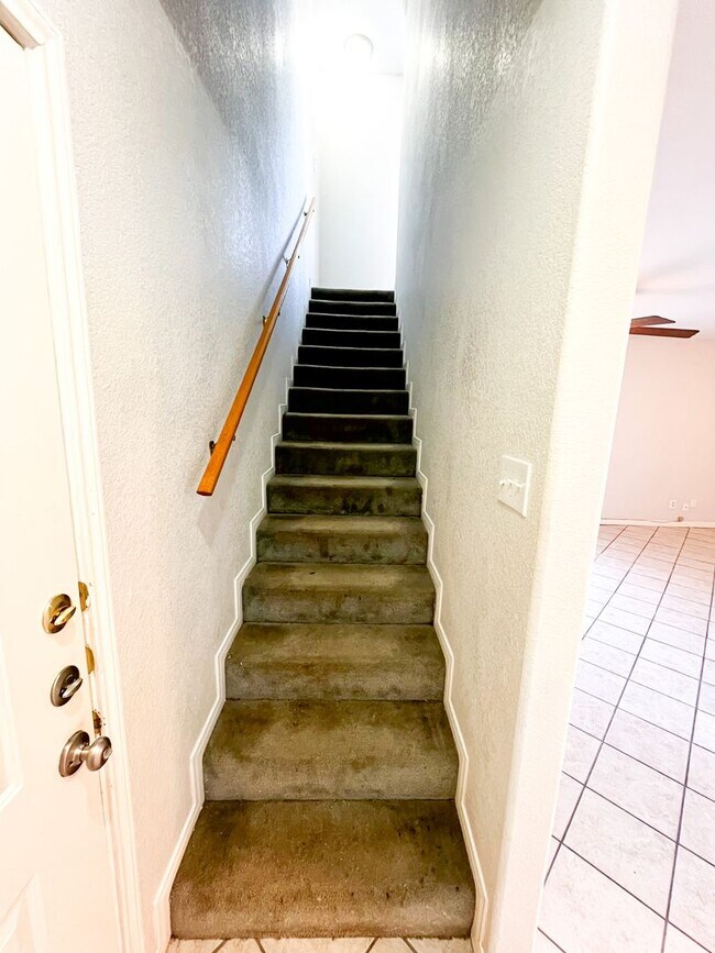 Building Photo - 2302 Wales Cir