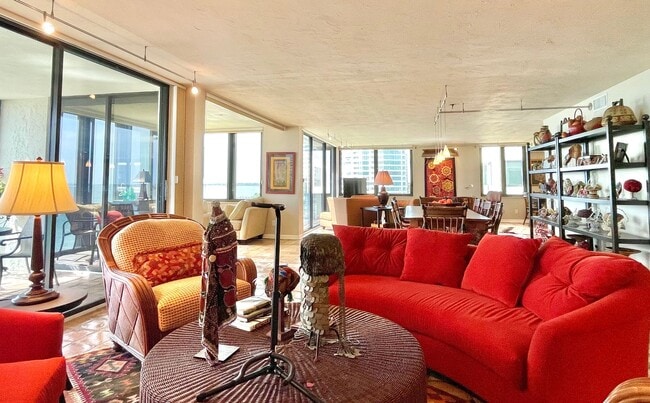 Building Photo - Sarasota Bay Penthouse