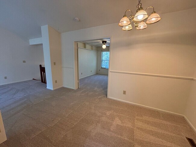 Building Photo - Comfortable Townhome Living in Southwest Fort Collins