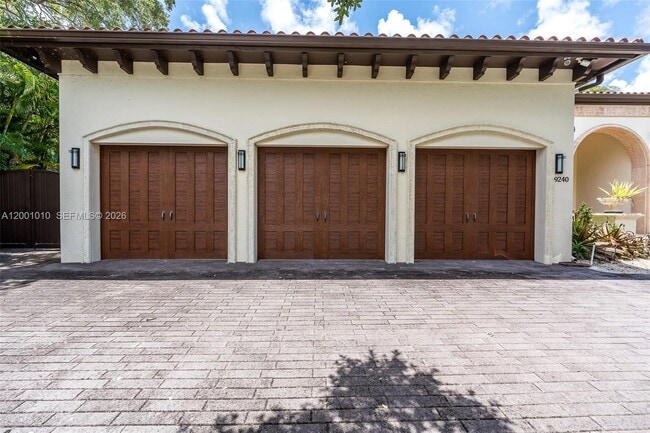 Building Photo - 9240 SW 140th St
