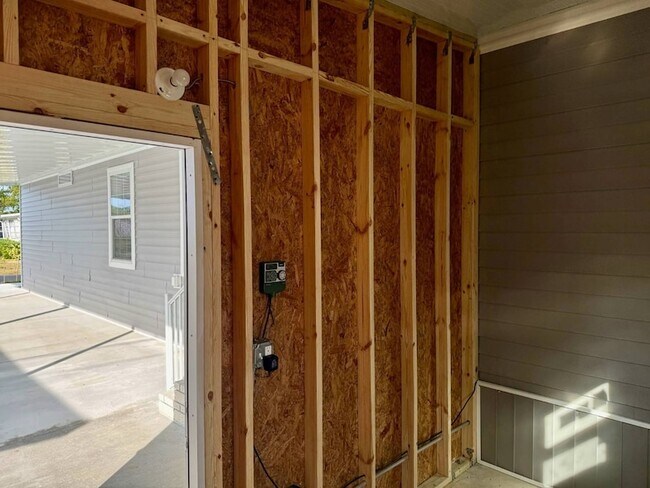 Building Photo - 1283 Jamestown Dr