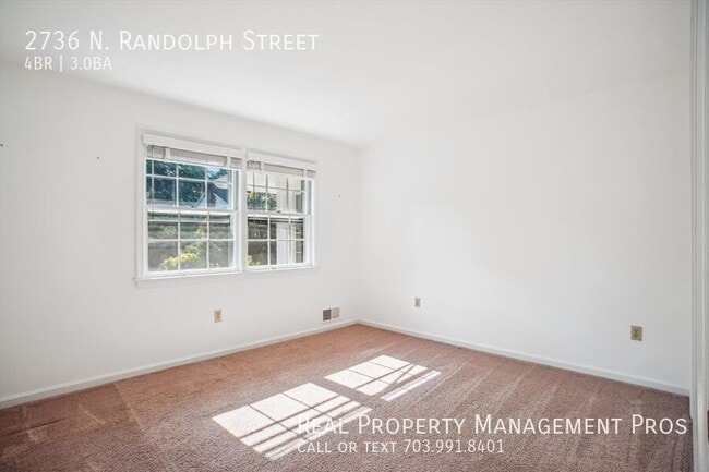 Building Photo - 2736 N Randolph St