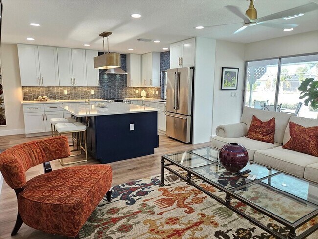 Building Photo - 917 S Gondola Dr