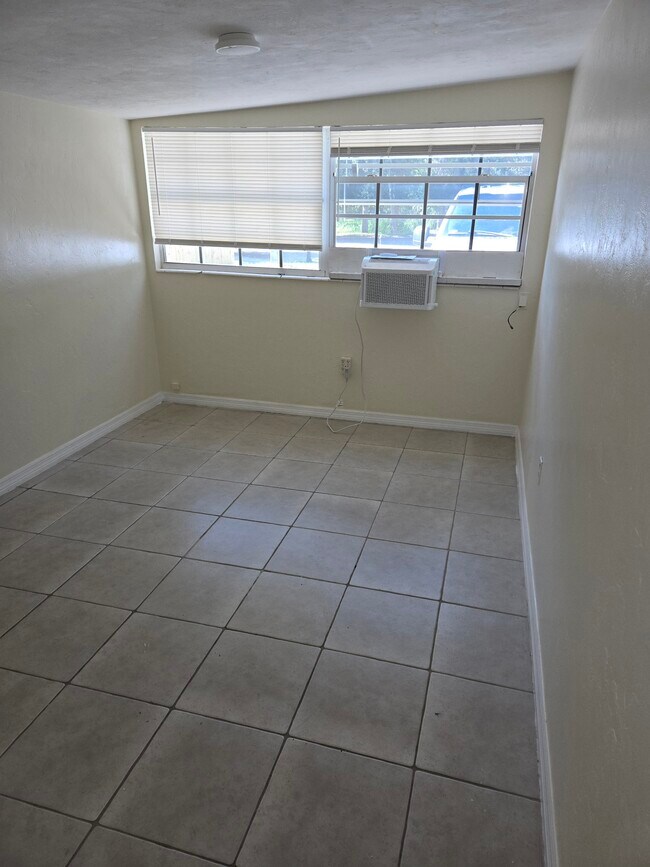 Building Photo - 3711 Roxane Blvd