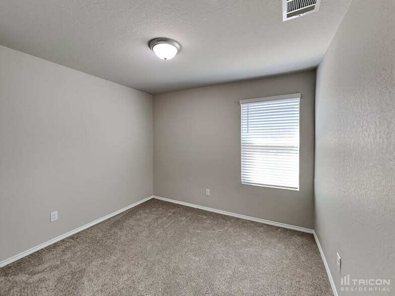 Building Photo - 8718 Segura Wy