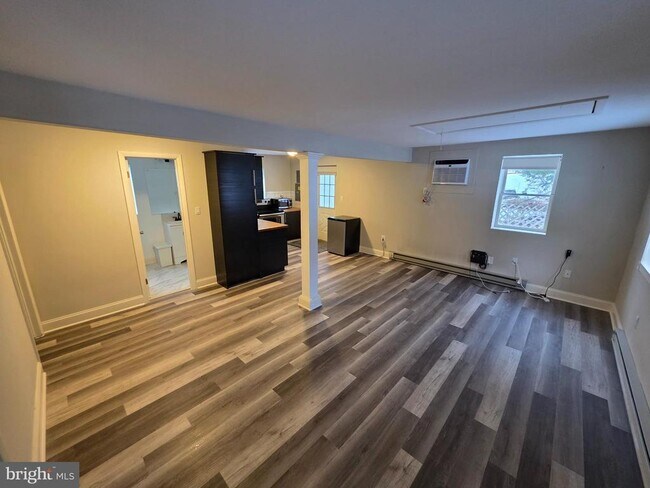 Building Photo - 13150 Glen Rd