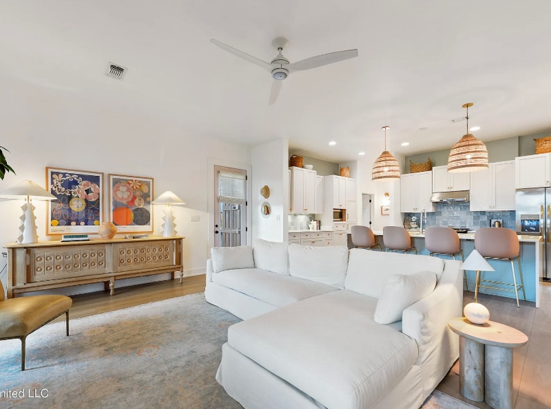 Building Photo - 218 Front St