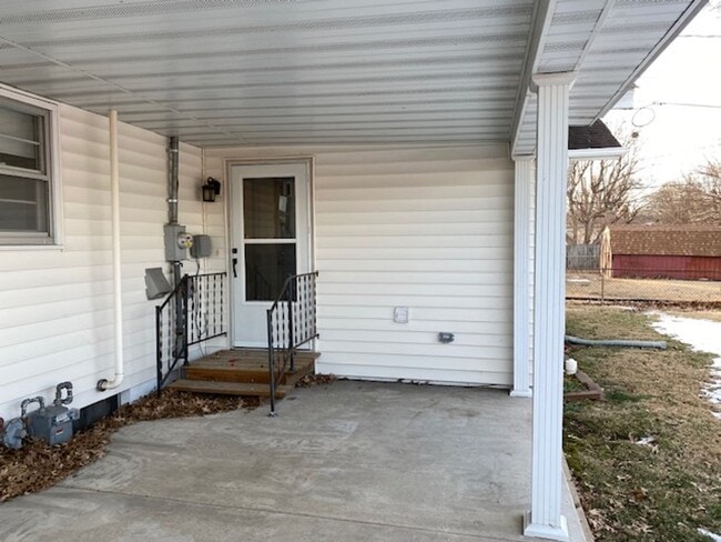 Building Photo - Large 3 bed ranch in Granite City