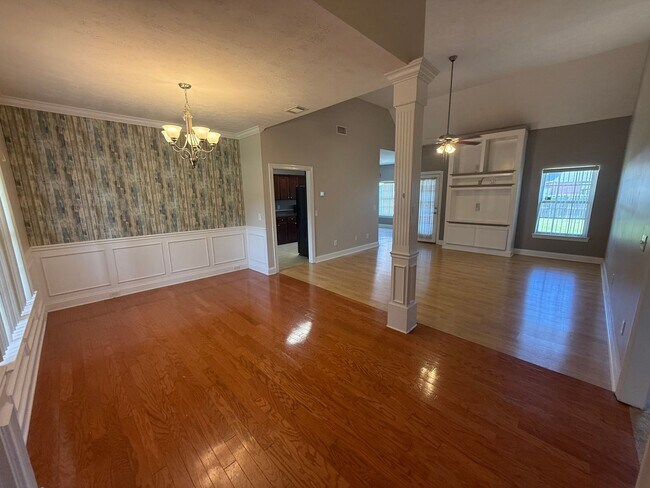 Building Photo - 2720 Westhaven Dr