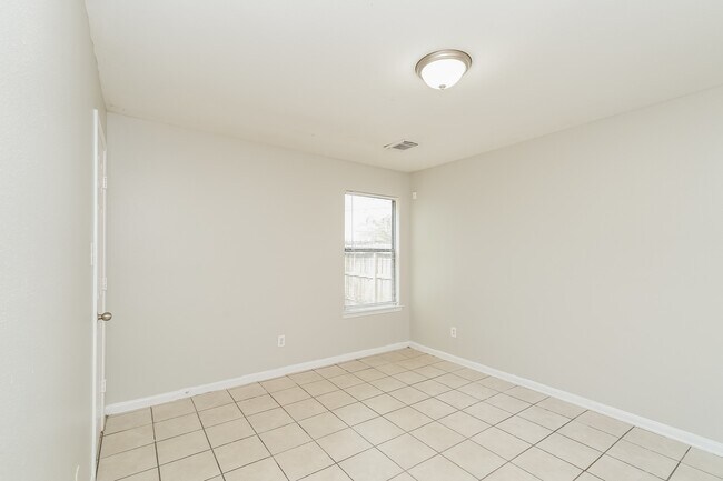 Building Photo - 2920 La Estancia Ln