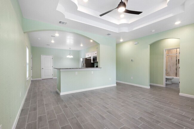 Building Photo - Charming 3/2/2 single story home near Downtown SA & St. Mary's University!