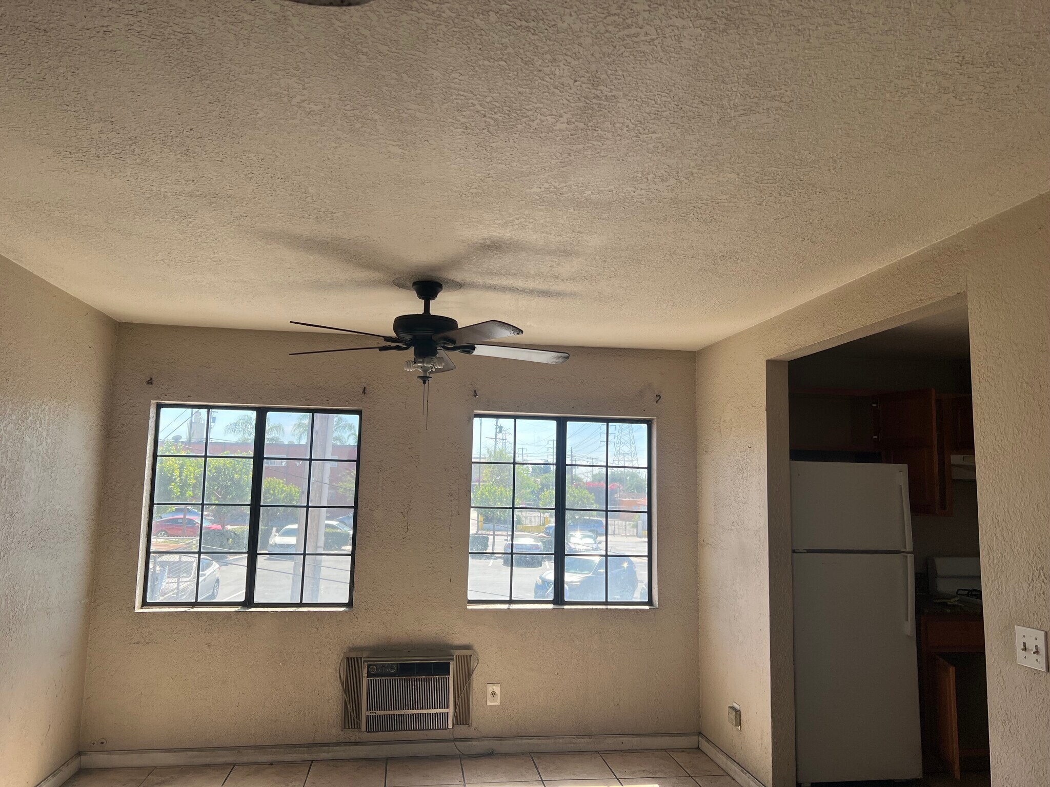 Building Photo - 6350 Bissell St