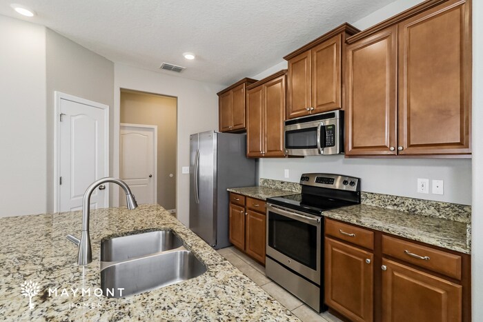 Building Photo - 11638 Lake Blvd