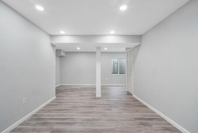 Building Photo - 128 Harper Ln