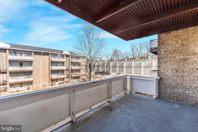 Building Photo - 522 Wilson Bridge Dr