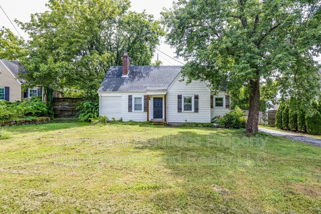 Building Photo - 2930 Primrose Cir