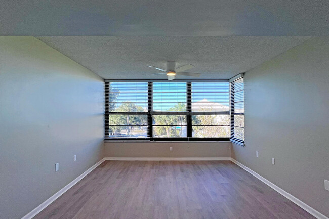 Building Photo - 3650 Whitehall Dr