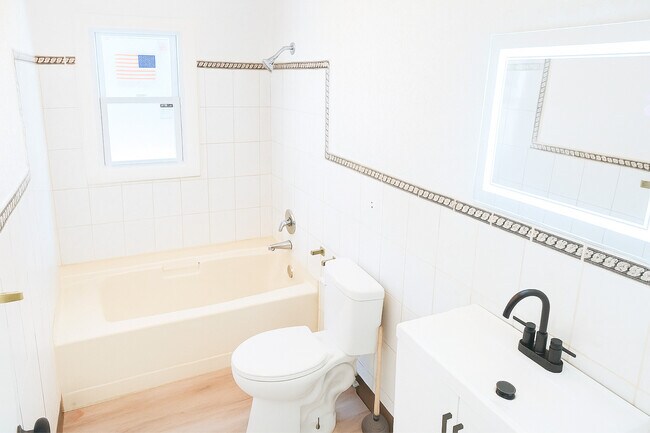 Building Photo - 1317 Fairview Ave