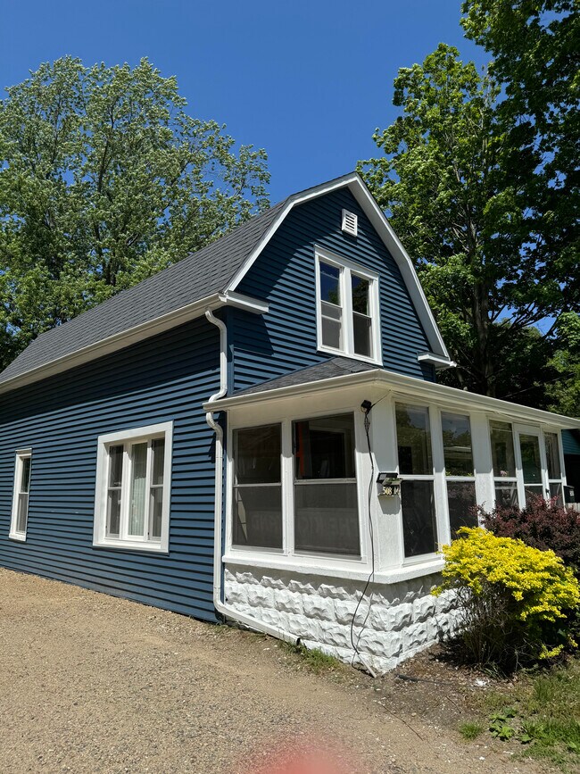 Building Photo - 508 N Sherwood Ave