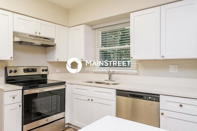 Building Photo - 3 Bedroom Pet-Friendly Home in clearwater, FL with Main Street Renewal