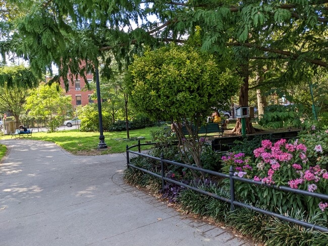 Van Vorst Park, nearby - 124 Bright St