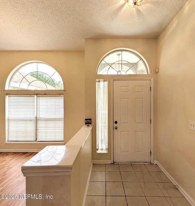 Building Photo - 12162 Millford Ln N