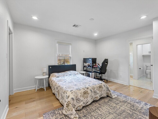 Building Photo - 2147 Colquitt St