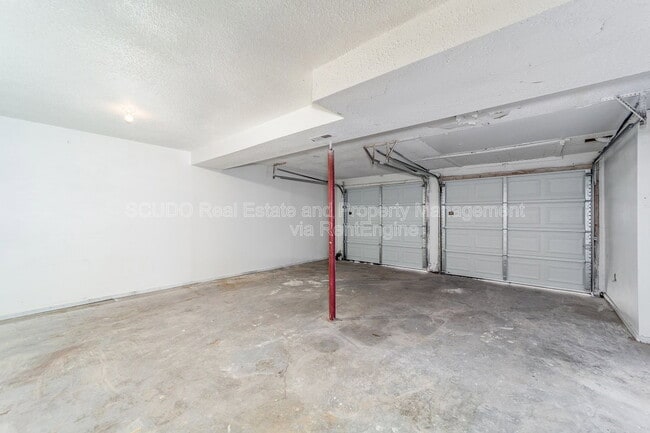 Building Photo - 3711 N Lydia Ave