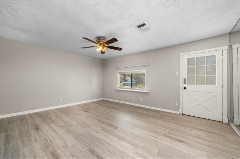 Building Photo - 7418 Oscar Dr