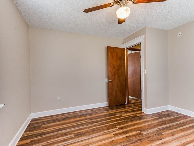 Building Photo - Beautiful 3 bed 2.5 bath home in the Country