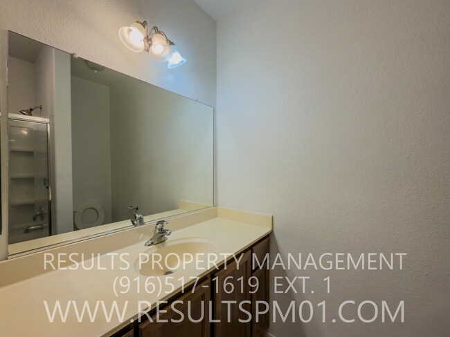 Building Photo - Excellent Natomas Townhouse