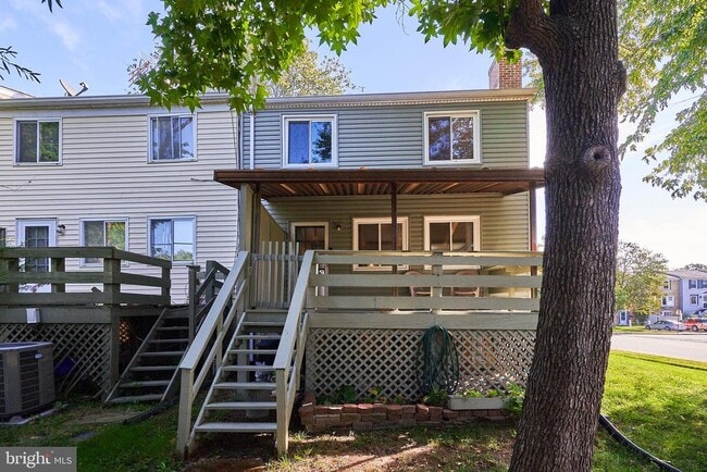 Building Photo - 8076 St Annes Ct