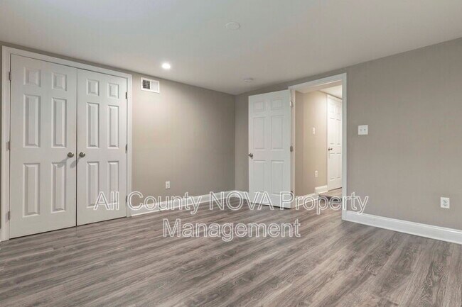 Building Photo - 5415 Brenner St