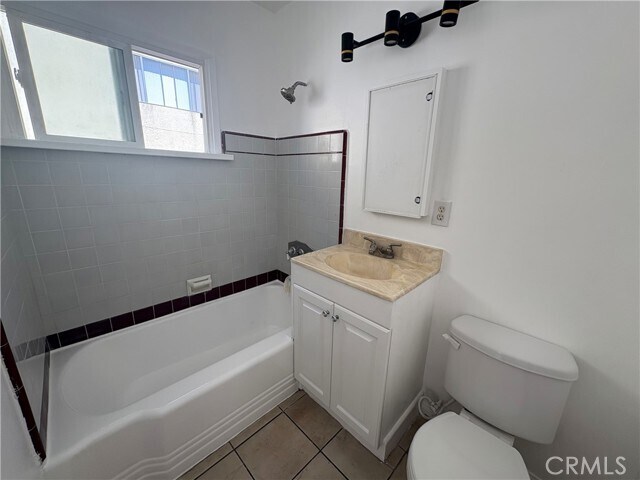Building Photo - 4034 W 130th St