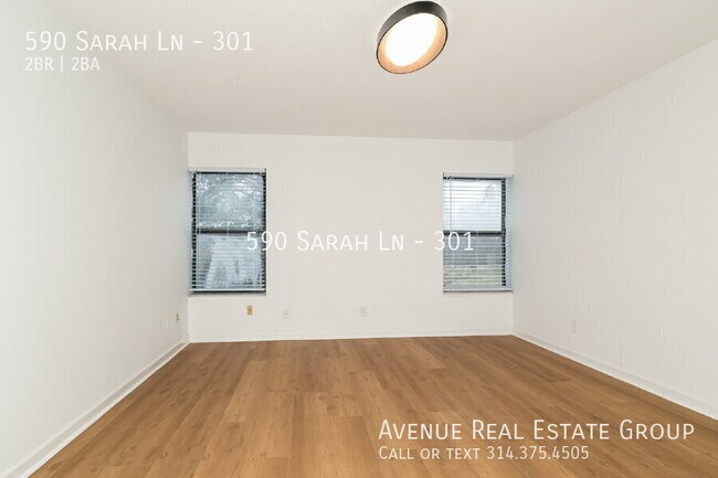 Building Photo - 590 Sarah Ln