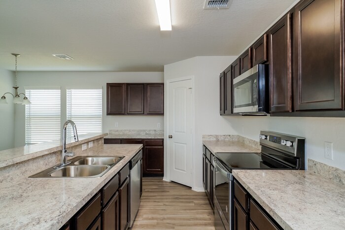 Building Photo - 9315 Green Flora Ct