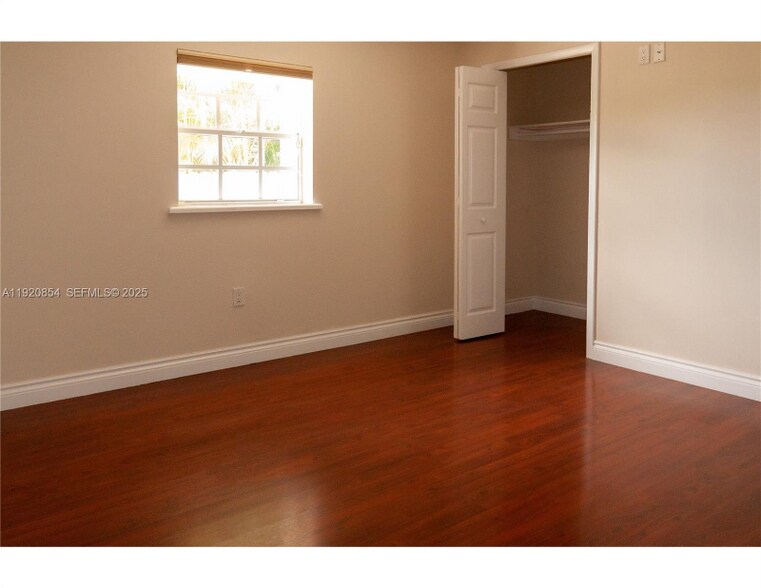 Building Photo - 6384 SW 31st St