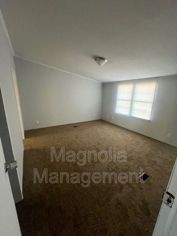 Building Photo - 116 Hawtree Creek Way