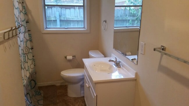 Building Photo - 2046 Shadywood- HOUSE FOR LEASE IN SHREVEPORT