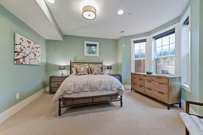 Building Photo - 783 Morton St NW