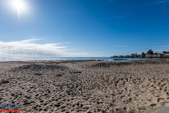 Building Photo - 211 Capitola Ave