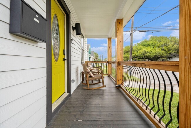 Building Photo - 2015 37th St