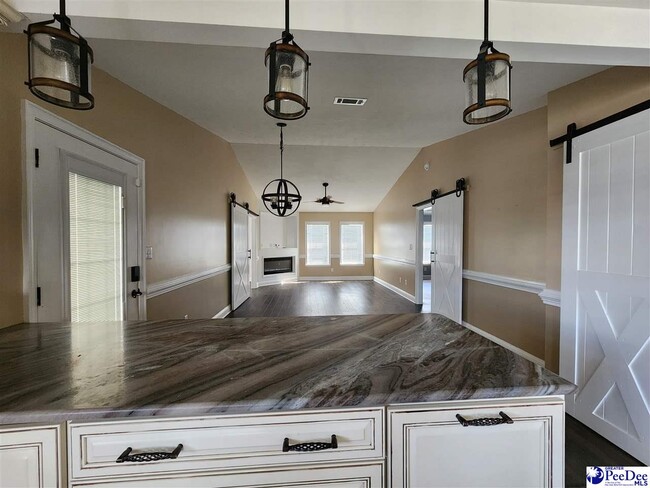 Building Photo - 418 Londonberry Dr