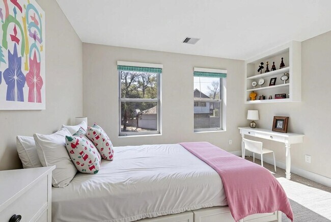 Building Photo - 20019 Venetto St