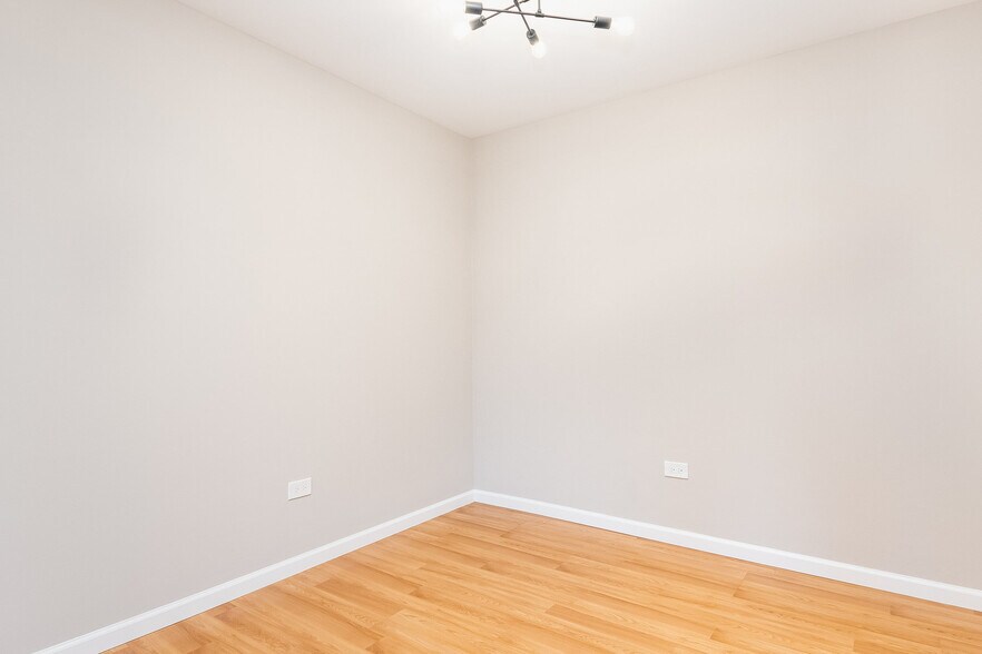 Building Photo - 6165 Knoll Wood Rd