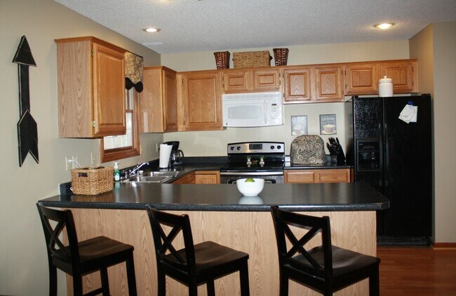 Building Photo - 3700 Falmouth Dr