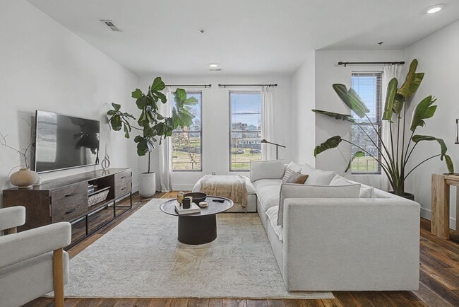 Building Photo - 1225 4th Ave S